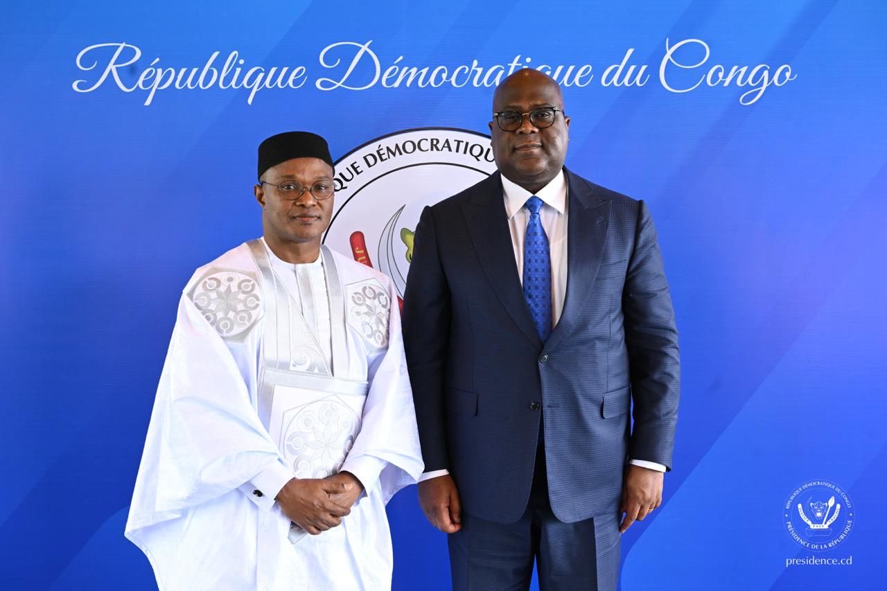 Le président Félix Tshisekedi avec Nacim Gaouaou, ambassadeur de la République algérienne démocratique et populaire.