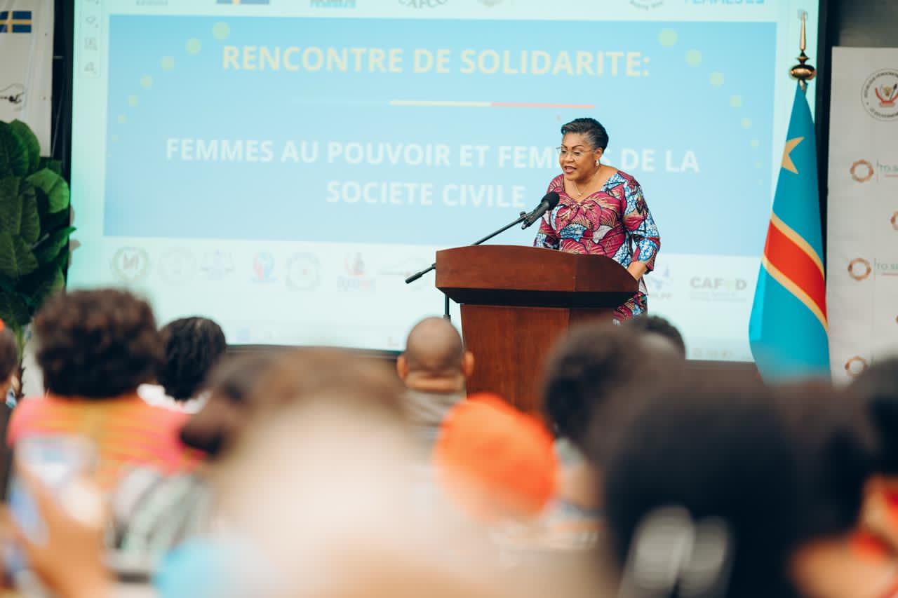 Lors de la délégation de  la Société Africaine Anti-Sida (SAA), par la première ministre Judith Suminwa.