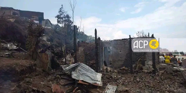 Incendie survenu dans la nuit de samedi à dimanche  novembre au quartier Nkafu, dans la commune de Kadutu, à Bukavu dans la province du Sud-Kivu. Photo crédit ACP.