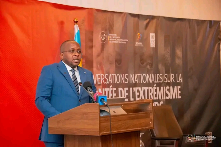 VPM de l'intérieur sécurité et affaires coutumières, Jacquemain Shabani lors de son allocution de la clôture des assises des Conversations nationales sur la gouvernance provinciale et locale pour la prévention de l’extrémisme violent, à Kinshasa, cap