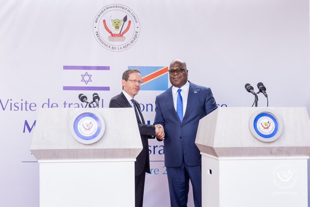 Lors d'un tête tenue entre Félix Tshisekedi président de la RDC avec son homologue Israélien, Isaac Herzog en visite pour la première fois en République Démocratique du Congo (RDC), tenu mardi 11 novembre à l'Union Africaine à Kinshasa.  Crédit photo