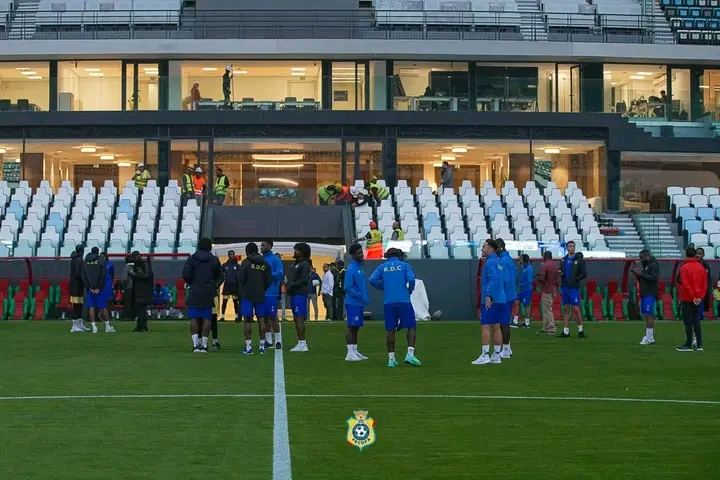Quelques joueurs Léopards seniors messieurs de la RDC lors d'inspection du stade à Rabat au Maroc.