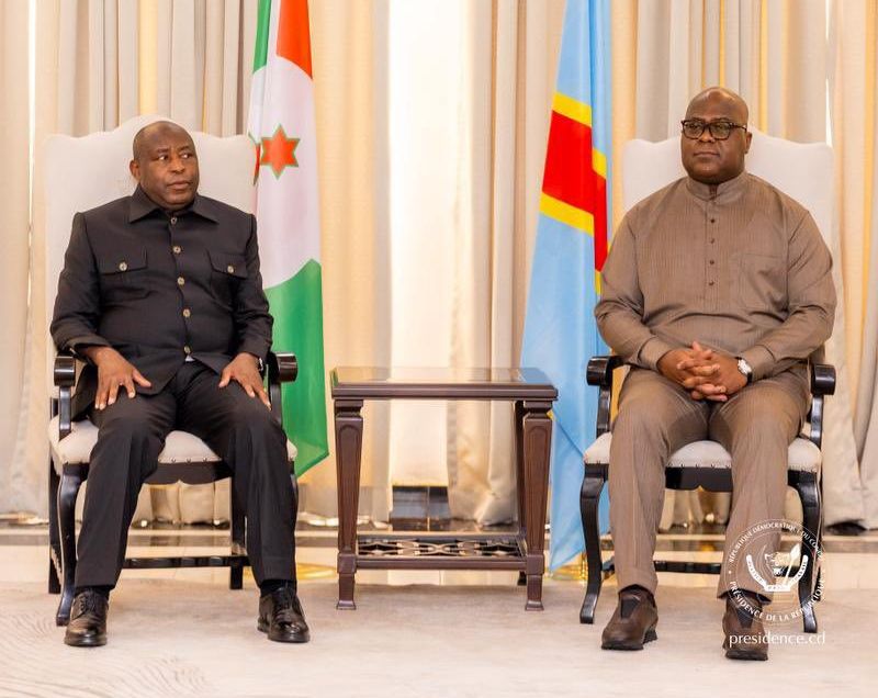 Lors de la rencontre entre  Félix Tshisekedi, président congolais, avec son homologue burundais,  Évariste Ndayishimiye, à Kinshasa, dimanche 16 novembre 2025. crédit photo présidence