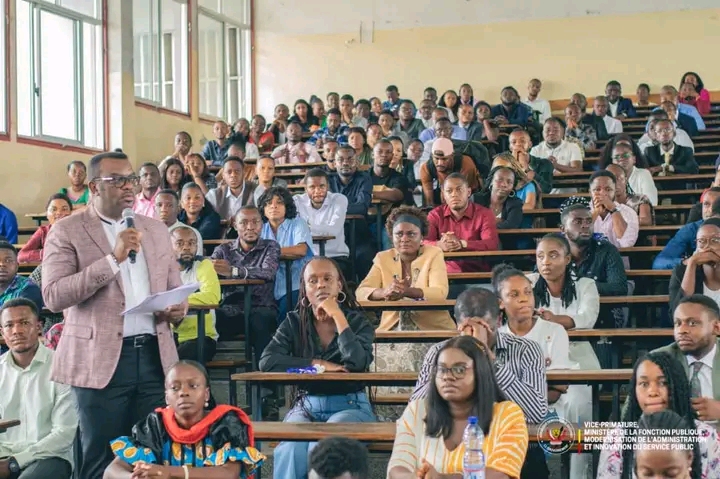 RDC : près de 11 000 candidats, dont 25 % de femmes, participent à l’épreuve d’admission à l’ENA-RDC