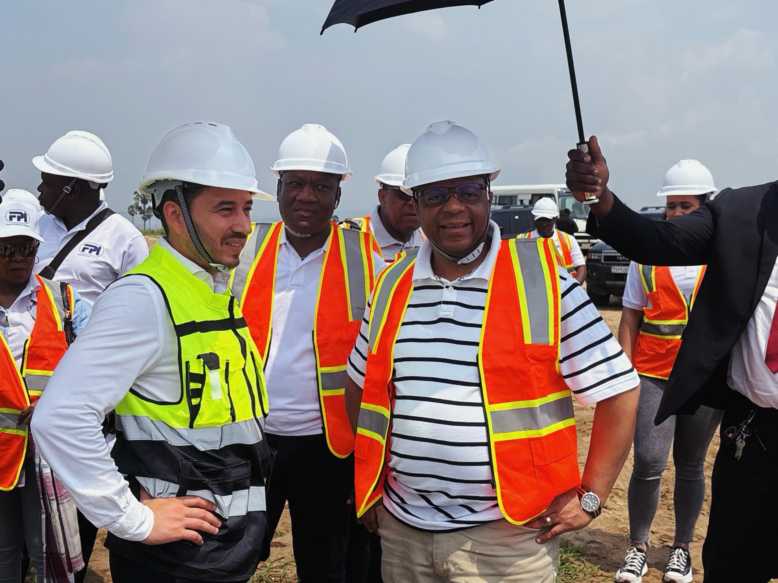 Ntumba BATUKONKE Hervé-Claude, Directeur Général du Fonds de Promotion de l'Industrie (FPI), lors d'une visite officielle effectuée à la Zone Économique Spéciale (ZES) de Kin Malebo, située dans la commune de la N’sele, à Kinshasa, capitale de la Rép