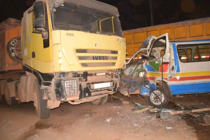 Kindia ( Guinée Conakry) : plus de 7 morts dans une collision entre un minibus et un camion à Mambia