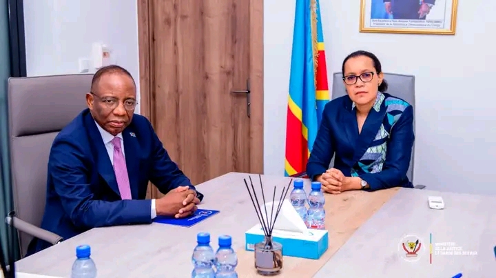 Lors de la rencontre entre, la ministre de l'Education nationale, Raïssa Malu, avec son homologue de la justice, Guillaume Ngefa, tenue mardi 23 décembre 2025, dans le cadre du renforcement de la collaboration intersectorielle au sein du Gouvernement