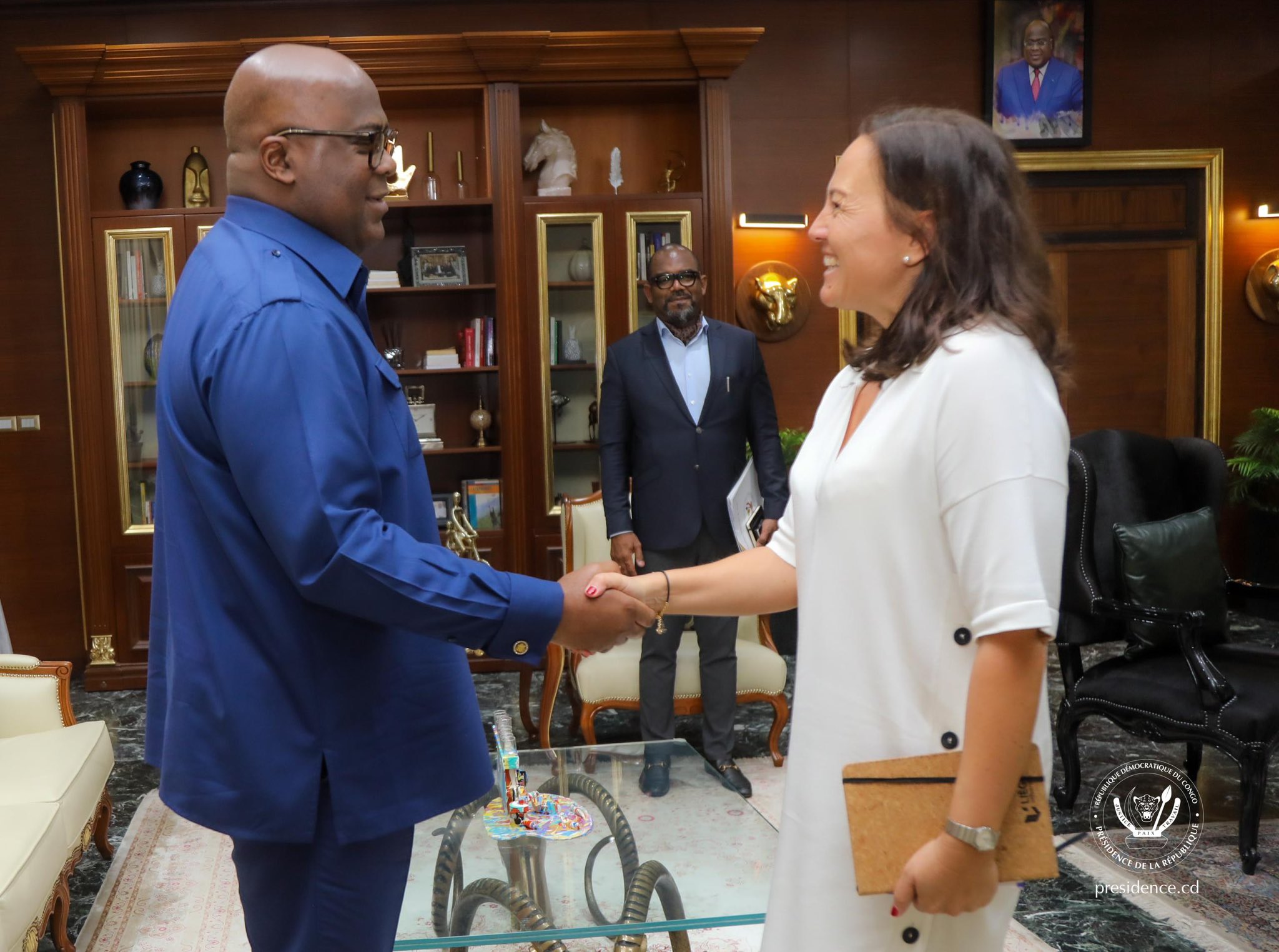 Le  Président de la République, Félix Tshisekedi, et l’ambassadrice du Royaume de Belgique en RDC, Roxane de Bilderling. Crédit photo CelluleCom présidence de la République.