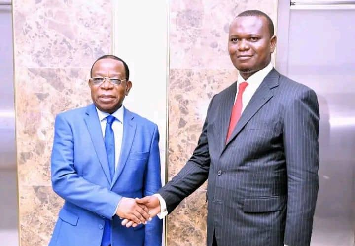 Le président national du parti AFDC, le professeur Bahati Lukwebo et Dieu Bulamba, nouveau secrétaire général adjoint en charge de renforcement des capacités au sein de l'AFDC