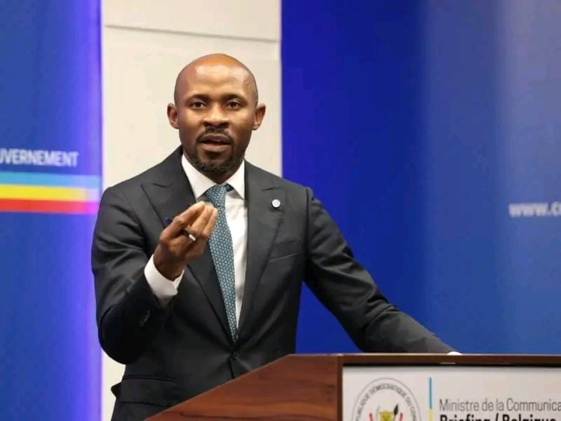 Patrick Muyaya, ministre de la communication et médias, porte-parole du gouvernement, lors d'un briefing presse tenu à la radio télévision nationale RTNC.