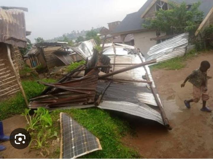 Beni : une pluie diluvienne fait une victime et d’importants dégâts matériels