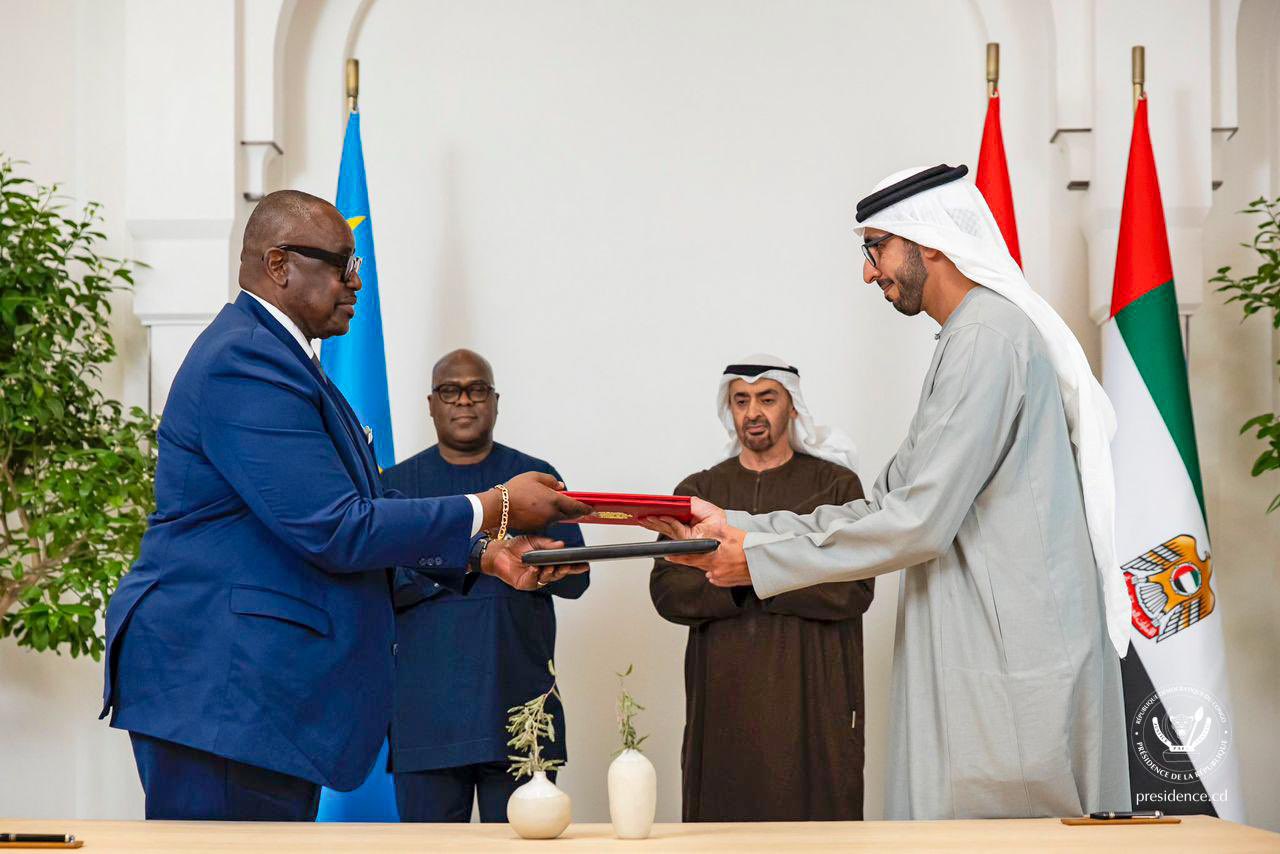 Lors de la signature de l'accord économique global entre la RDC et les Emirats Arabes Unis, lundi 02 février 2026, à Abou Dhabi. Crédit photo CelluleCom présidence congolaise.