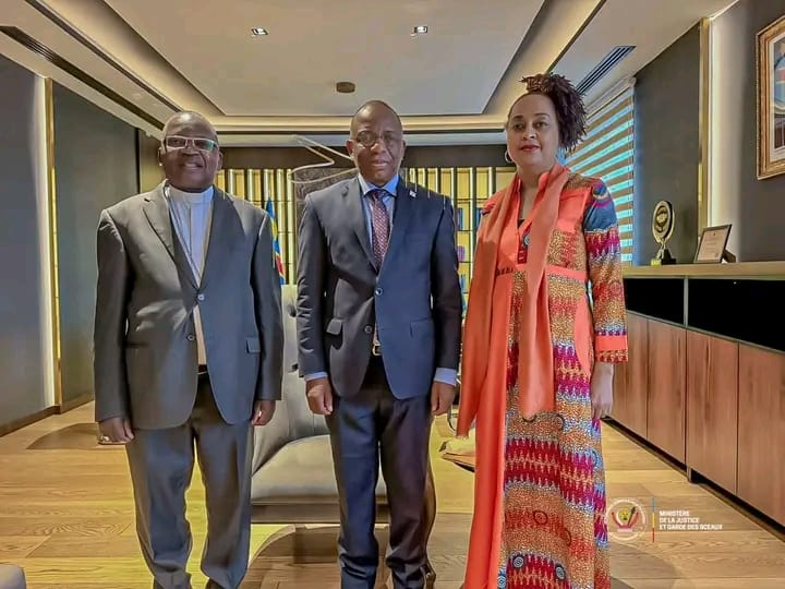 Kisangani : Guillaume Ngefa reçoit les rapports sur l’indemnisation des victimes de la guerre de six jours