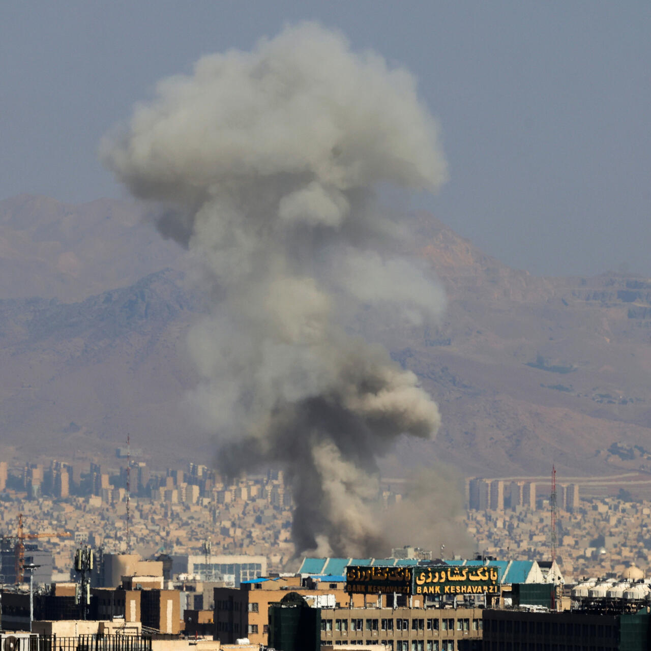 Iran : Téhéran accuse Israël et les États-Unis d’« agression militaire » et promet une riposte ferme