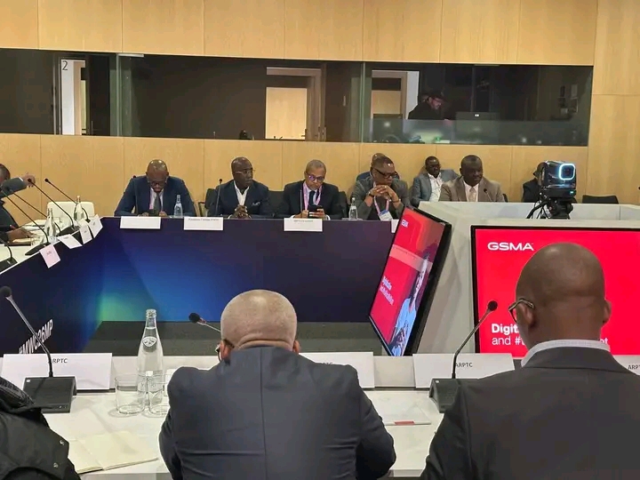 Lors de la réunion à Barcelone, en Espagne,  réunissant plusieurs responsables de l’écosystème numérique congolais, tenue le 04 mars 2026.