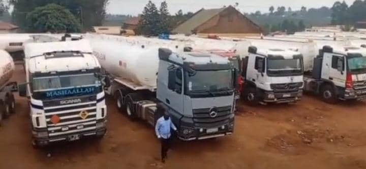 Photo d'illustration, des camions-citernes stationnés, transportant les carburants.