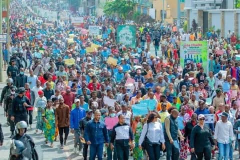 Nord-Kivu : des milliers d’habitants de Goma dans la rue pour dénoncer les bombardements
