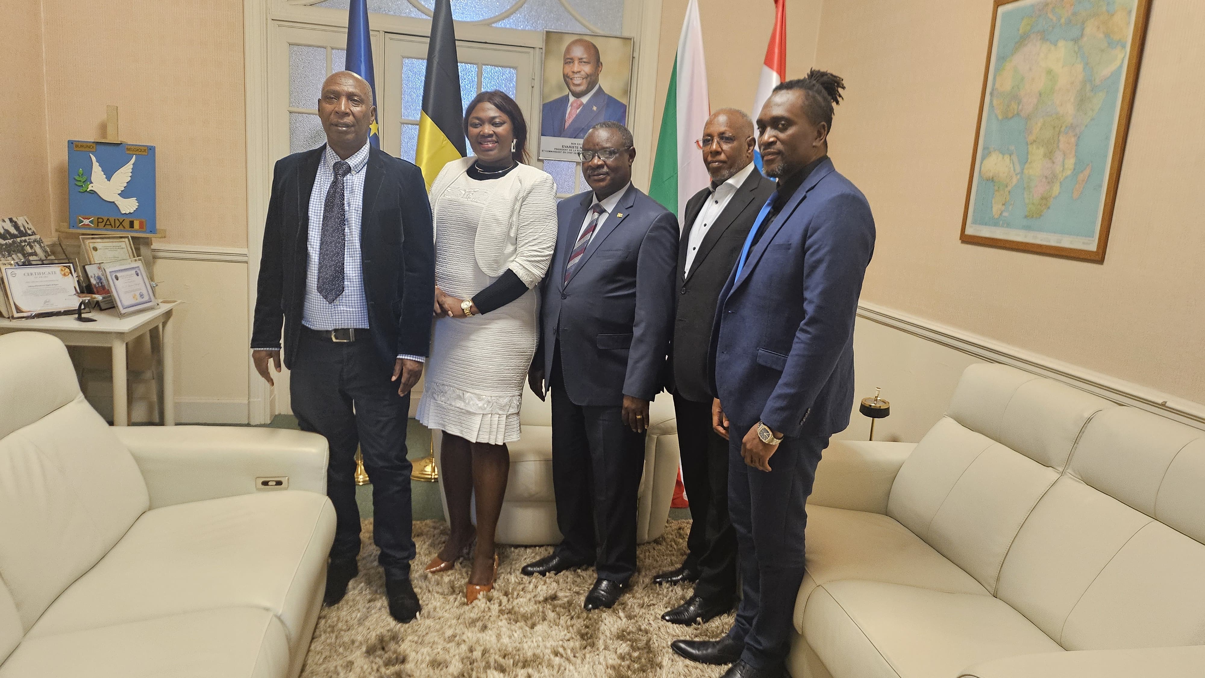 Lors d'une séance de travail tenue, vendredi 13 mars 2026, à l'ambassade de Burundi, à Bruxelles en Belgique, sous l'initiative de l'ambassadeur, M. Thérence Ntahiraja, avec la participation d'une délégation de la société civile de la diaspora congol
