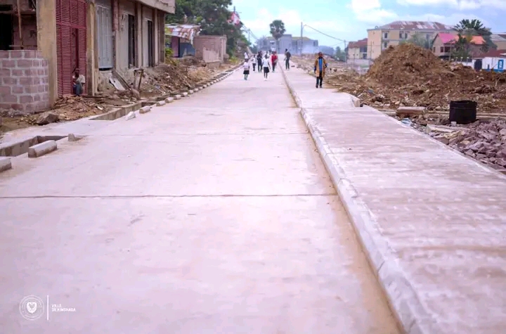 Kinshasa : l’avenue Mapenza bétonnée pour fluidifier la circulation à Ngaliema