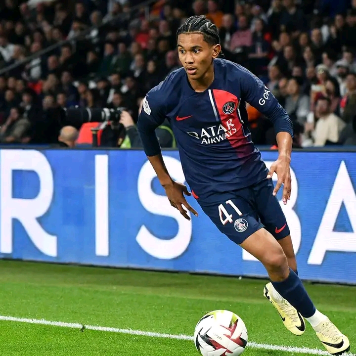 Senny Mayulu, sous les couleurs du Paris Saint-Germain.