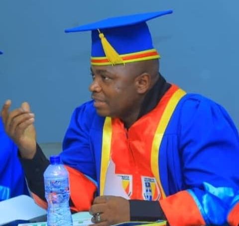 Sam Yakusu Bokawenyama, Professeur à l'Université de Kinshasa ( UNIKIN), Faculté des Droits.