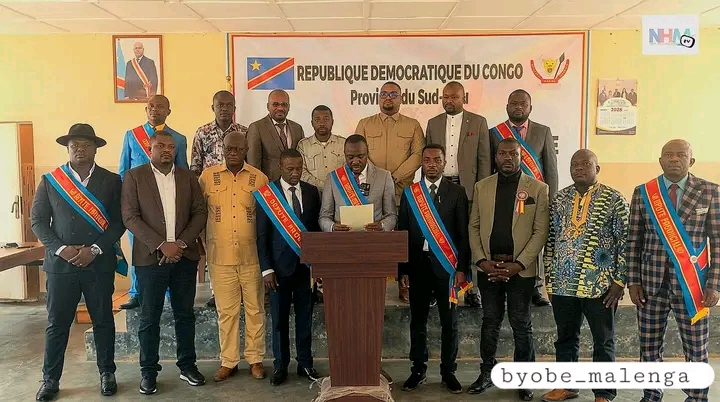 Les 21 députés pétitionnaires qui maintiennent la pression sur Jean-Jacques Purusi, gouverneur de la province du Sud-Kivu. Crédit photo, Bo