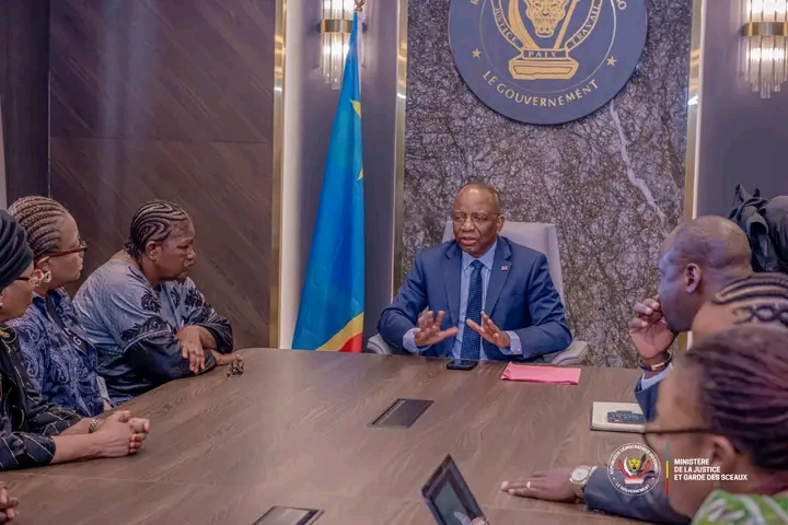 Sortie médiatique ratée de Suminwa : des femmes congolaises exigent des poursuites pour des  propos « sexistes »