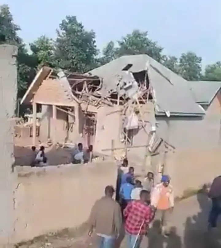 Les images après des frappes de drone.