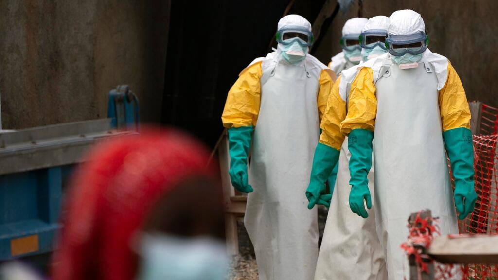 Photo d'illustration. Les agents de riposte contre le virus Ebola.
