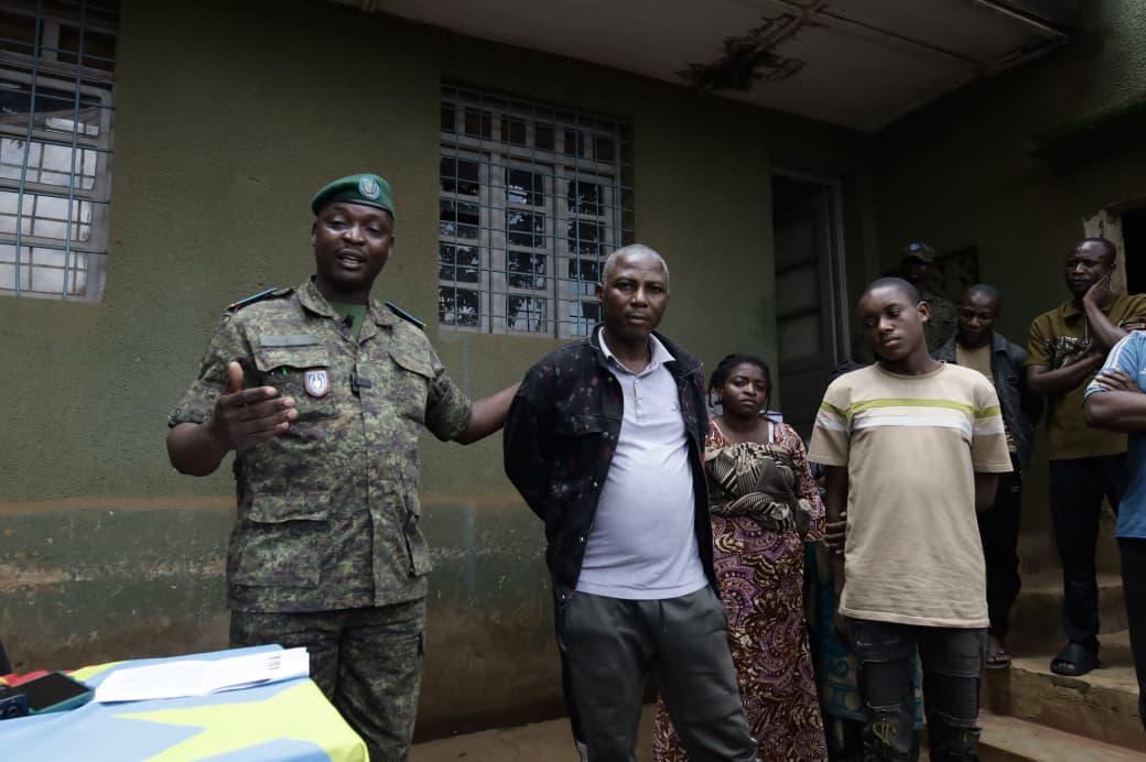 Les présumés collaborateurs des ADF, présentés par l'armée congolaise ( FARDC).