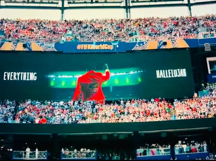 L'image de Lumumba Vea, célèbre supporter des Léopards de la RDC, encore diffusée au Stade, lors de la finale de Mondial 2026, entre l'Argentine et l'Espagne, dimanche 19 juillet.