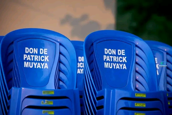 Le don du ministre de la communication et médias, Patrick Muyaya.