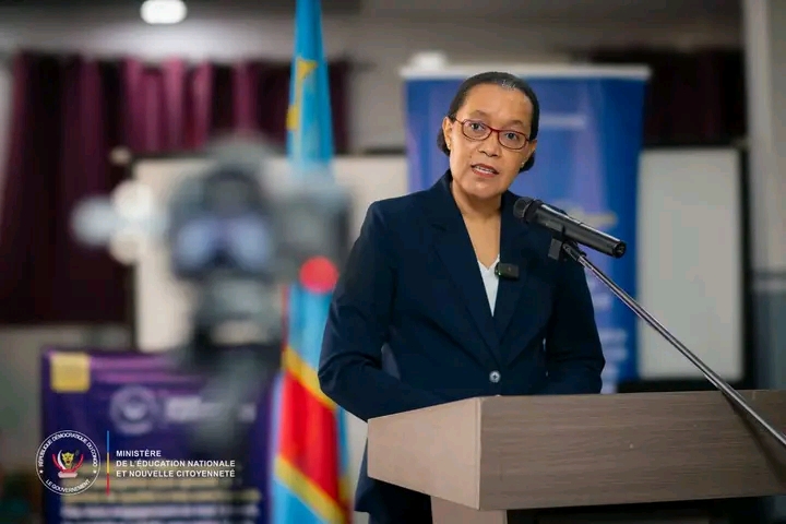 Raïssa Malu, ministre d'État de l'éducation nationale.