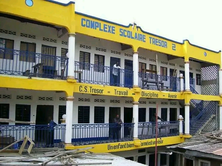 Bâtiment du C.S TRÉSOR 2, à Kindele, dans la commune de mont-ngafula, sur l'avenue Kibunda/ Mabanga
