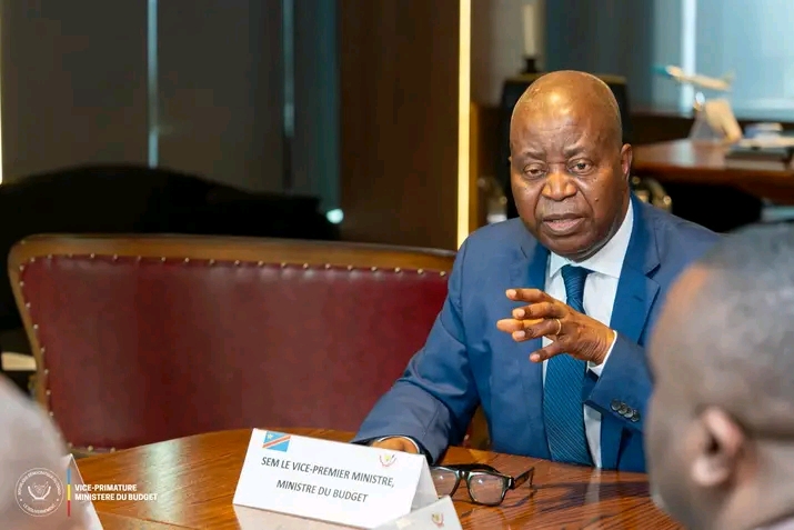 Loi de finances 2027 : Adolphe Muzito entame les consultations sur les enveloppes budgétaires