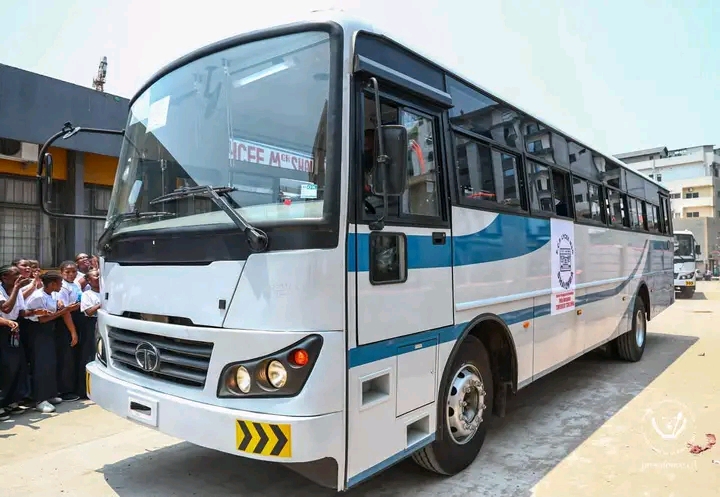 Un des bus remis par le président Félix Tshisekedi.
