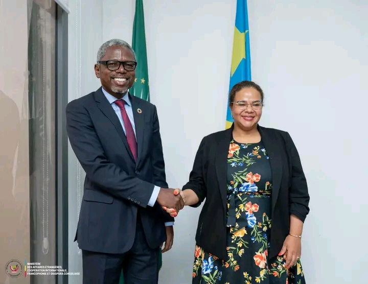 Thérèse Kayikwamba Wagner, ministre d'État des affaires étrangères, et Damien Mama, représentant spécial adjoint du secrétaire général des Nations unies en RDC et coordonnateur humanitaire.