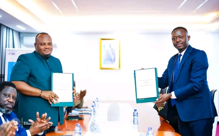 le gouverneur de Kinshasa, Daniel Bumba, et le directeur général de la SNEL, Teddy Luamba