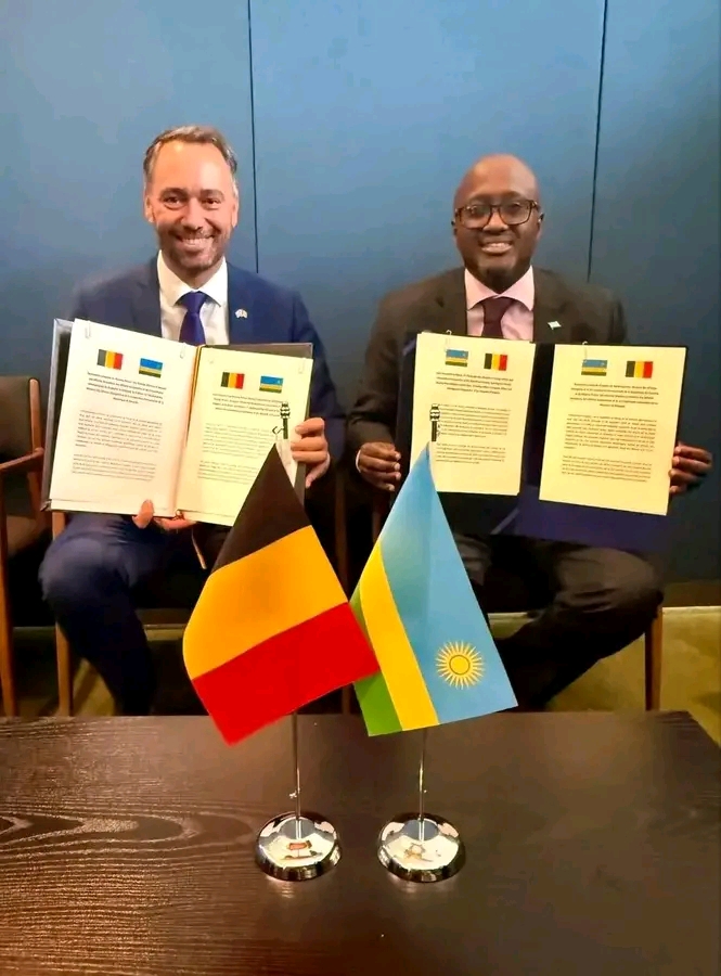 Lors de la signature d'accord, entre les deux nations