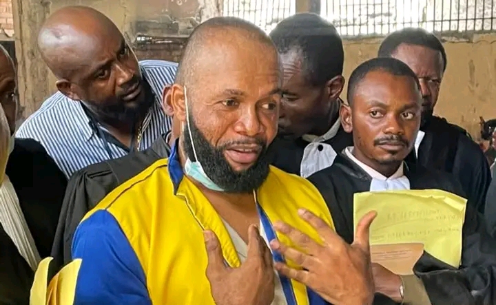 Affaire Koffi Olomide – Charlie Prince : le chroniqueur sollicite sa mise en liberté provisoire